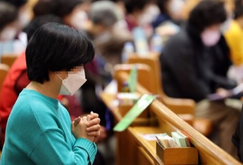 목데연의 ‘한국교회 트렌드 2025 조사’ 결과를 살펴보면 한국교회 성도들의 예배 형태는 코로나19의 엔데믹을 계기로 현장예배 비율이 지속적으로 증가하고 있는 반면, 온라인 예배는 감소하고 있는 경향이 뚜렷하게 나타나고 있다(사진은 기사내용과 관련 없음).
ⓒ데일리굿뉴스