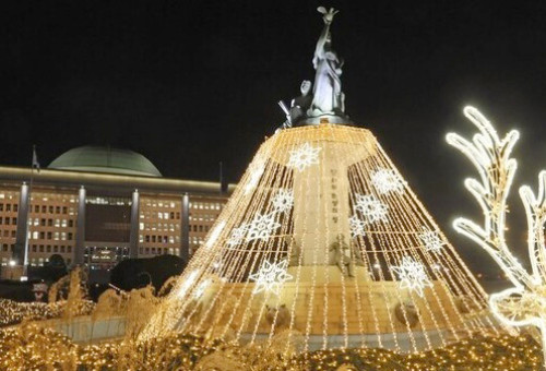 불 밝힌 국회의사당  