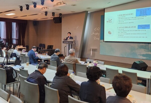 기독교윤리실천운동 사회복지위원회는 4일 서울 양천구 열방교회 본관에서 '기독교윤리실천운동 사회복지포럼'을 개최했다.                                 ⓒ데일리굿뉴스