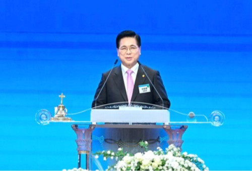 대회장 이영훈 목사가 대회사를 전하고 있다.              (여의도순복음교회 제공)