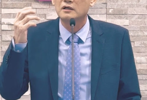 백 승 철 시인
사모하는교회 담임목사. 문학평론가. 
에피포도예술과문학 대표