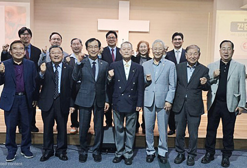 남가주교협 임원들이 2026년도 계획된 사역들이 지역교회들의 협조로  풍성한 은혜 진행 될 수 있도록  기대한다고 밝혔다. 