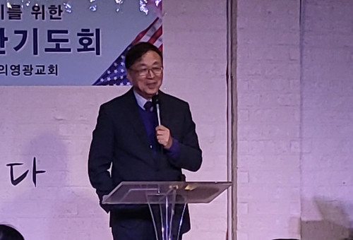 2023 남가주 교계 지도자 초청 조찬 기도회에서 새누리교회 박성근목사가 말씀을 전하고 있다. 


 